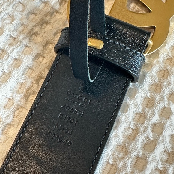 Gucci Black Belt with Gold GG Logo - Picture 4 of 12
